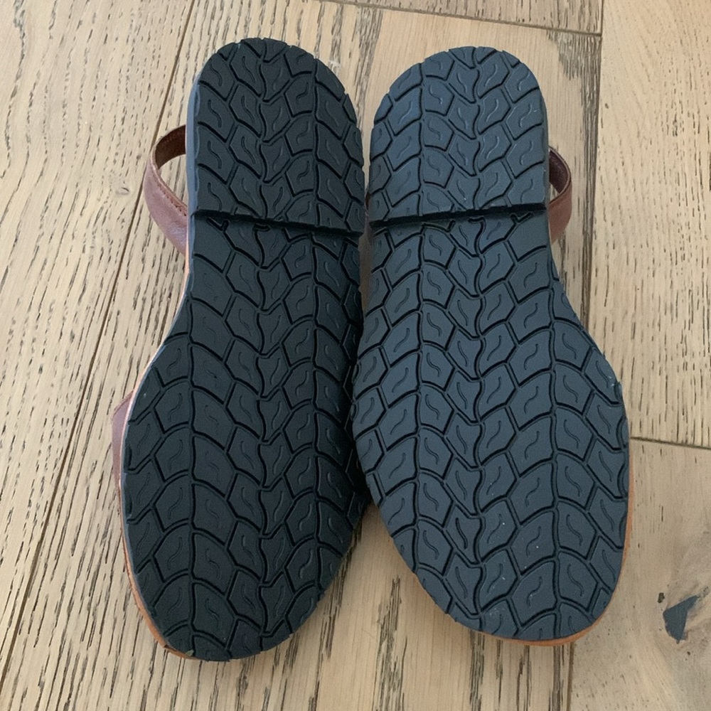 NEW kid sandals size 33 - Picture 3 of 3